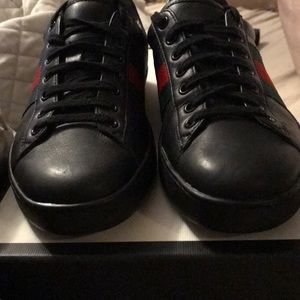 Gucci tennis female
